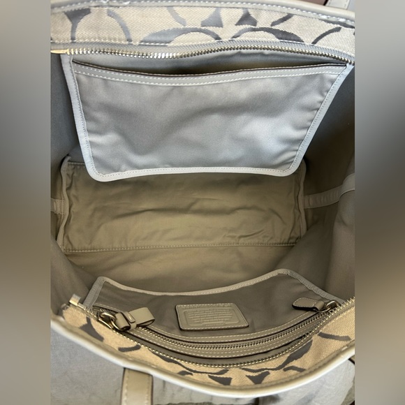 COACH Signature C Jacquard Canvas w/Leather Trim Tote Bag - Picture 9 of 11
